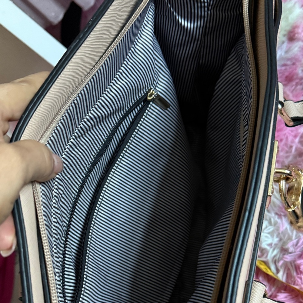 Elegant Beige Satchel Bag - Picture 5 of 13